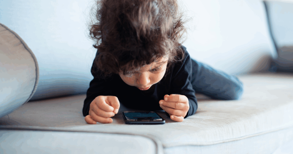 O uso das telas nos primeiros anos de vida